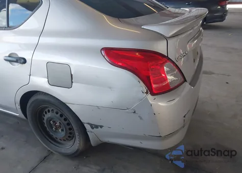 2015 Nissan Versa 1.6 S+ z USA, uszkodzony, nr VIN 3N1CN7AP5FL934687